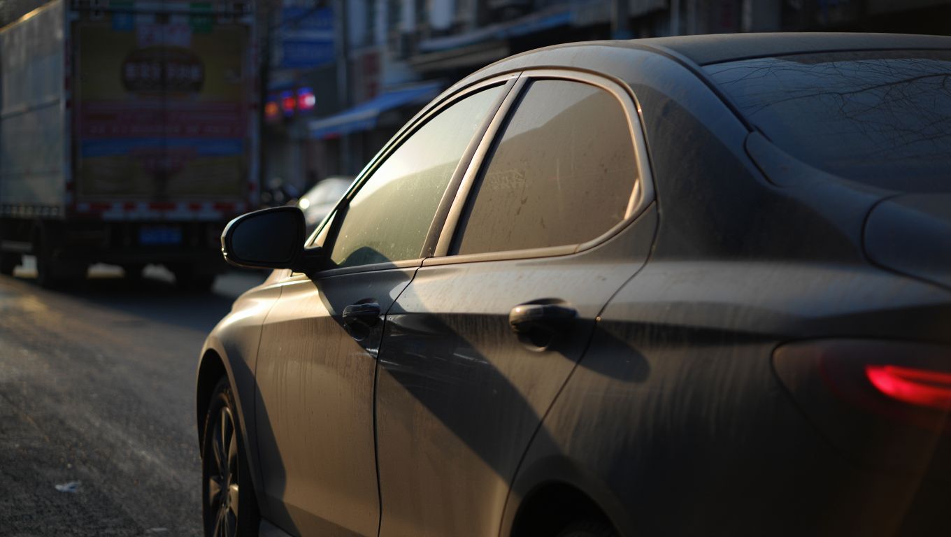 Tento čínský elektromobil zrychlí rychleji než Tesla a stojí o 400 000 korun méně