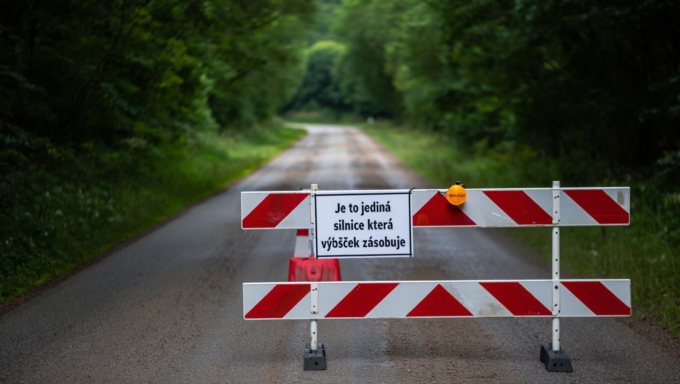 „Je to jediná silnice která výběžek zásobujeʼ: uzavírka u Svoru odřízla celý region