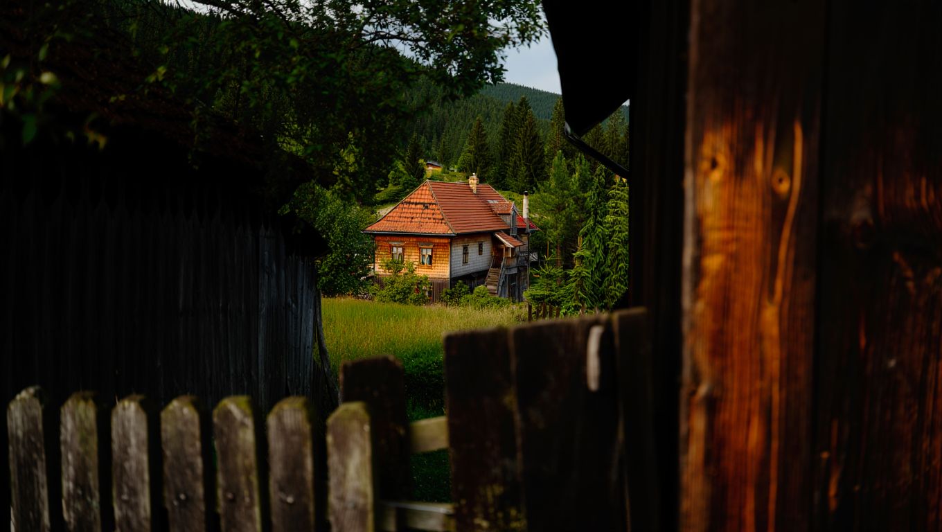 Tahle obec na Šumavě se tiše stala hitem českého Instagramu a místní z toho nadšení nejsou